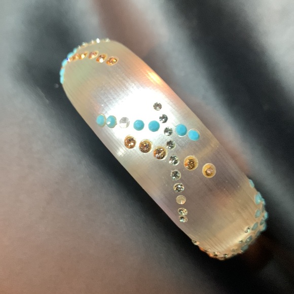 Alexis Bittar Lucite Hinged Bracelet - Picture 3 of 12